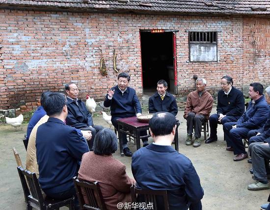 习近平考察安徽金寨