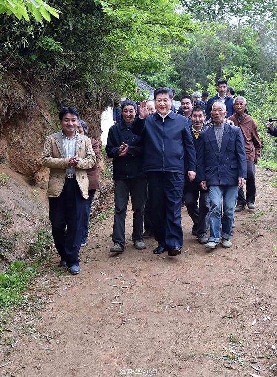 习近平考察安徽金寨